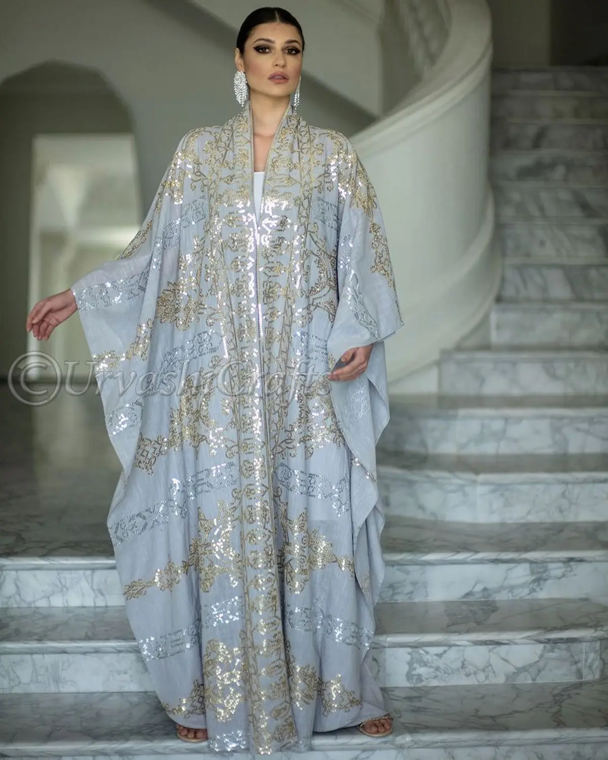 Medio oriente all'ingrosso di alta qualità di lusso caftano lucido sequenza donne abbigliamento islamico di grandi dimensioni abito da sposa caftano Dubai