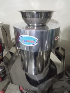 Machine à poudre de fruits secs commerciale de la meilleure qualité pour les usines de fabrication d'hôtels et de restaurants avec de nouveaux composants de moteur - Product Image 2