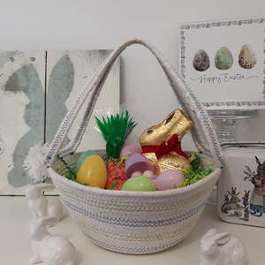 Panier à fruits en paille fait main, magnifiquement conçu, pour la table à manger. Décorez votre table pour Halloween avec ce panier en corde incroyable. - Product Image 1