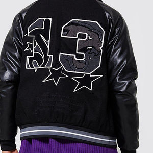 Veste en chenille brodée sur le devant avec boutons en laine et manches en cuir pour hommes Varsity Letterman Jacket at Wholesale 2024 - Product Image 5