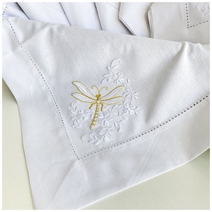 Quang Thanh Haute Qualité 100% Coton Serviette Brodé Libellule Conception Tissu Jetable pour les Mariages et Occasions Spéciales - Product Image 2