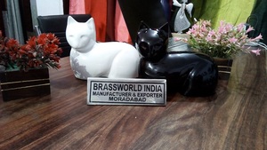 Urna para Gatos de Latón Blanco Estilo Americano Brassworld India, Urna Conmemorativa para Mascotas de Metal Duradero, Modelo BWI-786-300 - Product Image 4