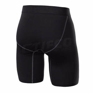 กางเกงขาสั้นรัดเอวยางยืดสำหรับผู้ชายชุดกีฬาในยิมขายส่ง - Product Image 4