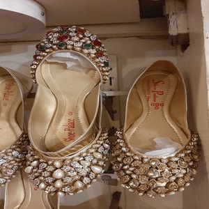 Zapatos Khussa para mujer, tendencia de moda plana ligera para Primavera, estilo pakistaní e indio - Product Image 1