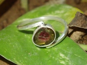Anillo de piedras preciosas de turmalina de estilo étnico hecho a mano unisex fino para Aniversario de fiesta de compromiso - Product Image 2