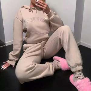 Venta al por mayor de las mujeres de alta venta de logotipo personalizado de gran tamaño de 2 piezas de secado rápido chándal de lana de estilo sostenible chándales femeninos - Product Image 1