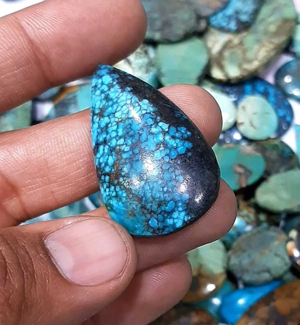 Le plus récent en forme de poire en vrac Turquoise Cabochon pierres précieuses pierres brillantes lisses pour la sculpture de parfum