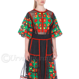 ชุดลำลองผู้หญิงสองชิ้น ปักลาย คอทรงโอ ดีไซน์ทันสมัย เสื้อแขนสั้น กระโปรง และเสื้อครอปท็อป ชุดเซ็ตสองชิ้น ชุดเดรสสำหรับออกงานกลางคืน ขายส่ง - Product Image 1