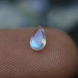 "4X6mm Poire Naturel Arc-En-pierre de Lune" En Gros Usine Prix Haute Qualité Lâche Pierres Précieuses | NATUREL ARC-EN-Moonstone | - Product Image 3