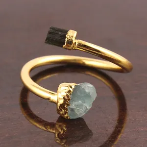 Perhiasan Kustom Belum Dipotong Mentah Alami Turmalin & Aquamarine Batu Ganda Cincin Berlapis Emas Terbuka Disesuaikan Cincin Birthstone