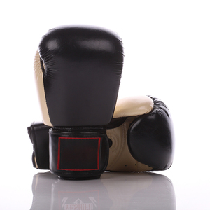 Gants de boxe en cuir orange et noir sur mesure Nouvel équipement d'entraînement de MMA de Kick Boxing Thai de marque - Product Image 3