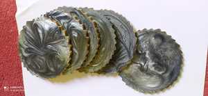 จานรองแก้วเรซินสีเขียวขอบทองขัดเงา,โรยแก้วชาและกาแฟสีชมพูที่รองแก้วบนโต๊ะเครื่องครัว - Product Image 4