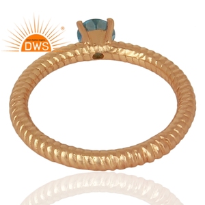   แหวนโทแพซสีน้ำเงินเงา คอลเลคชั่นคลาสสิก เครื่องประดับแฟชั่นสำหรับสาวๆ ผู้จัดจำหน่าย แหวนเงินแท้ชุบทองคำขาว 18k ดีไซน์เกลียว - Product Image 3