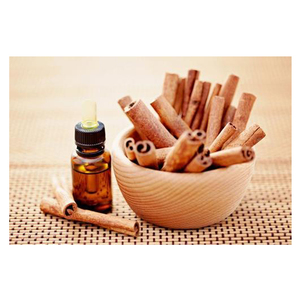 น้ำมันอบเชยกลั่นสำหรับผิว, ผม, สบู่, เทียน, นวดมี100% ฉลากตามต้องการ - Product Image 1