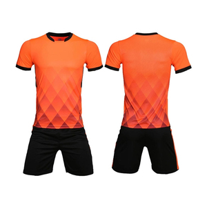Latest Top Quality Sublimation Soccer Jersey Best Quality Cheap Soccer Uniforms Unique Soccer Jersey Shirt and Shorts For Men - Product Image 3