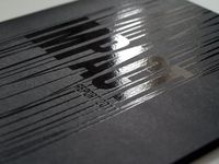 Boîtes en papier d'emballage de vêtements noirs mats de luxe fermetures magnétiques pliables de logo de tache UV pour des chaussettes