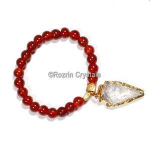 Pulsera de gemas de cornalina con flecha, brazalete de GEMA con flecha, en venta - Product Image 1