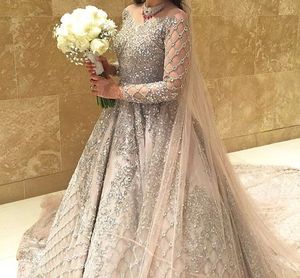 Robe bouffante de créateur indienne et pakistanaise inspirée de la mode 2019 avec broderie élégante et silhouette évasée - Product Image 1