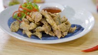 Peau de saumon frite croustillante avec jaune d'œuf salé - Snack de fruits de mer vietnamien 100% naturel, tailles personnalisables - Emballage en vrac