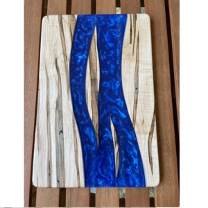 Bandeja de servicio de madera y resina para uso en bodas y fiestas de cocina casera ecológica con asas de metal y producto de venta - Product Image 4