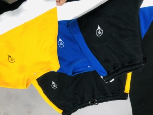 ชุดวอร์มเล่นกีฬาของผู้ชายชุดวอร์มสีแดงดำแบบสั่งทำชุดวอร์มแบบมี MOQ ต่ำจากบริษัท heypex สำหรับฤดูหนาวดีไซน์ที่ดีที่สุด - Product Image 5