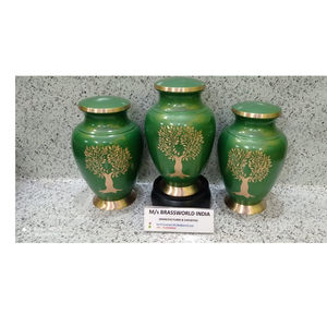 Juego de tres urnas de cremación de latón de árbol Aria para adultos BRASSWORLD INDIA Suministros funerarios para adultos - Product Image 1