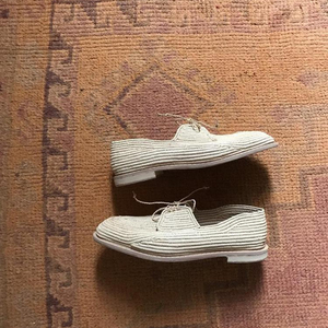  L'art des chaussures pour hommes en raphia faites à la main, mocassins, chaussures habillées - Product Image 1