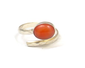 Hermoso Anillo Ajustable Hecho a Mano con Baño de Plata, Gema de Cornalina Ovalada de 8x10mm, Fornituras de Joyería Personalizables - Product Image 1
