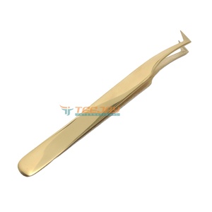 Pince à épiler TEEJAY Plasma Gold L Boot Volume pour extensions de cils, en acier inoxydable, pointe dentelée, manche de 10 mm, prise en main parfaite, antistatique - Product Image 1