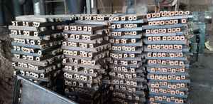 Briquetas de carbón de sierra de madera dura 100% de alta calidad Patrón hexagonal sin humo negro plateado 6-7 horas de combustión larga para barbacoa - Product Image 5