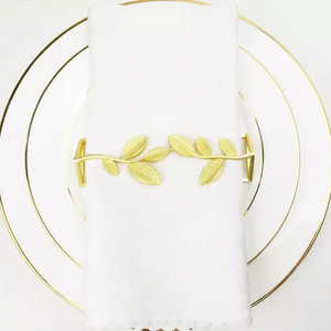 Lovely Gold Butterfly Acrílico Servilletero Favores de mesa para fiestas de boda Hecho de metal y aluminio - Product Image 3