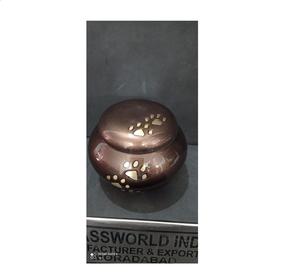 URNA FUNERARIA PARA MASCOTAS GOLDEN ODYSSEY con DOS PATAS BRILLANTES, ESTILO INDIANO-AMERICANO DE BRASSWORLD INDIA, MODELO BWI-786-221 - Product Image 1