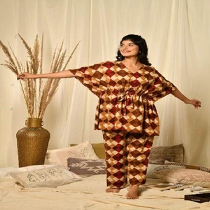 Vestido de noche de mujer con estampado de rayón 100% para tela de algodón tejida de verano y primavera - Product Image 2