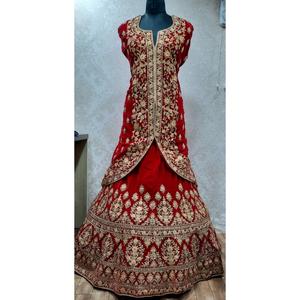 Green <b>Velvet</b> Embroidery Work Bridal Lehenga With Peplum <b>Blouse</b> Hot Indian Muslim Designer Lehenga Choli - Product Image 2