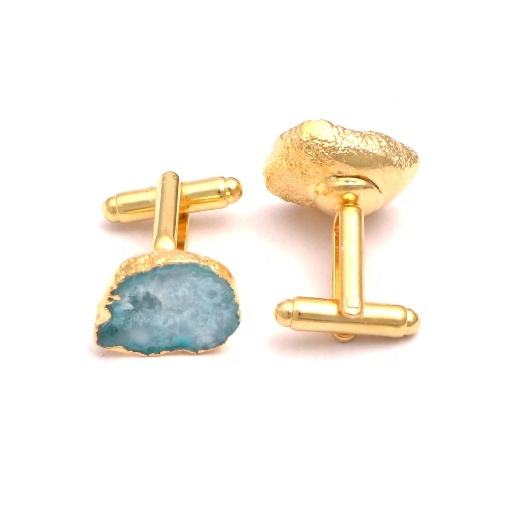 สีเขียวน้ำทะเล