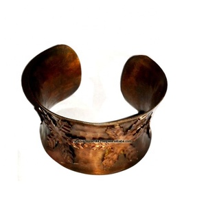 Brazalete Abierto de Latón Moderno con Acabado en Cobre Antiguo, Ajustable y Ecológico para Mujeres y Niñas, Joyería Elegante - Product Image 1