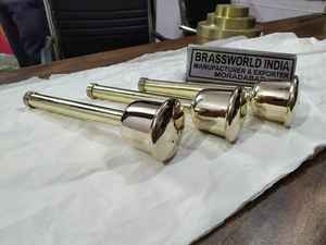 Aspersor de latón de agua bendita, suministro de iglesia de estilo religioso, modelo pulido de Brassworld India - Product Image 6