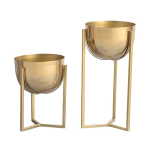 Maceta de Metal para el hogar, maceta decorativa para fiestas al aire libre, maceta decorativa para jardín de Hotel a un precio asequible - Product Image 1