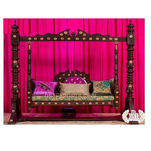 Columpio con función Mehndi de boda con estilo para novia Columpio de madera para boda Noche Sangeet Impresionante columpio Mehndi Venta de fábrica EE. UU. - Product Image 1
