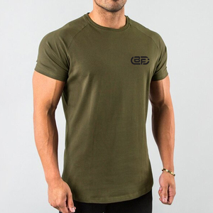 Camiseta deportiva de entrenamiento ajustada para hombre, tejido de poliéster/algodón, transpirable, de secado rápido, personalizable - Product Image 1