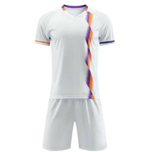 Nouveau design personnalisé sublimé respirant 100% ensembles d'uniformes de football en polyester de haute qualité au meilleur prix - Product Image 1