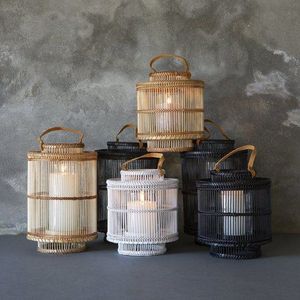 Lanterne décorative vintage élégante en bambou tressé Bougeoir rond de base avec couvercle en métal Pot à bougie en bambou jaune clair - Product Image 6