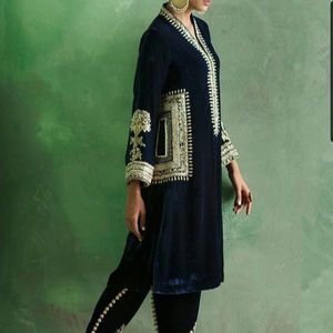 2024 elegante y hermosa decoración de encaje bordado Kurta Dhoti Salwar ecológico con botón para bodas y fiestas - Product Image 1