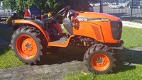 Mini tracteur Kubota 4WD avec embrayage CE Direction assistée et freinage efficace pour un usage agricole Allemagne Pays-Bas Kosovo France