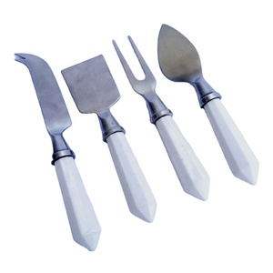 Cuchillos de queso chapados en plata, juego de esparcidor de queso, juego de cuchillos con mango de mármol blanco, cuchillo de corte de queso moderno de alta calidad - Product Image 1
