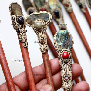 Horquilla para el pelo de arcilla polimérica, varita de masaje con cristales, accesorios personalizados para el cabello, regalo para ella - Product Image 3