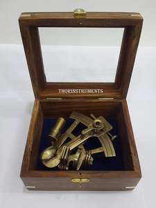 Artículo coleccionable de 5 pulgadas de latón, accesorio náutico con caja de madera en vidrio - Product Image 5