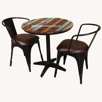 Beliebte billige Retro industrielle Fast-Food-Möbel Stand Sitz Cafe Restaurant Eisen Holztisch und 2 Pu Leder Stühle Set