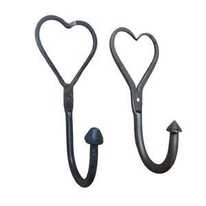 Ensemble de 2 crochets design, taille personnalisée, crochet en forme de cœur, couleur noire, crochet en fer pour accessoires de décoration intérieure - Product Image 1