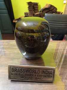 Urna Funeraria de Aluminio Plateado con Grabado Floral para Adultos, Estilo Americano, Brassworld India - Product Image 6